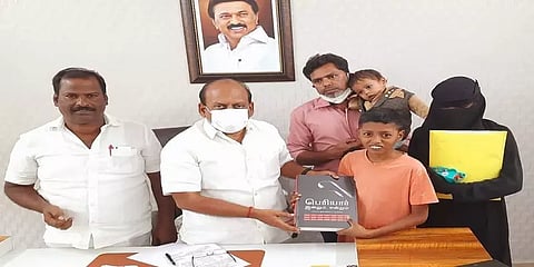"எல்லார் மீதும் அன்பு செலுத்துங்கள்" - வைரல் சிறுவன் கலாமுக்கு வீடு வழங்கியது தமிழக அரசு!