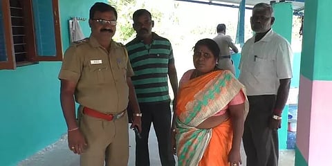 மணப்பாறை: ஓய்வுபெற்ற ராணுவ அதிகாரி வீட்டில் பணம், நகை, துப்பாக்கித் தோட்டாக்கள் கொள்ளை