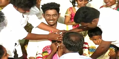 ‘தாய்மாமனை மிஞ்சிய உறவேது’- நினைவாலே சிலை செய்து நடைபெற்ற காதணி விழா