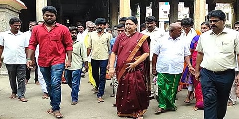 மதுராந்தகம் ஏரிகாத்த ராமர் கோயிலில் சசிகலா தரிசனம்