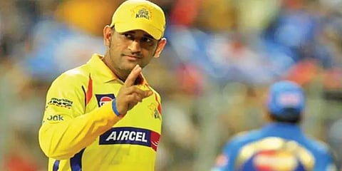 அதிக வெற்றிகள்.. அதிக போட்டிகள்.. கேப்டனாக தோனி நிகழ்த்திய அற்புத சாதனைகள்!