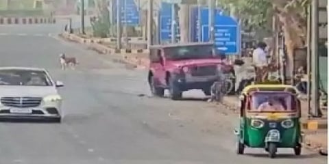இப்படியும் ஒரு கொடூரம் - ஜீப்பை ஏற்றி பாதசாரி படுகொலை