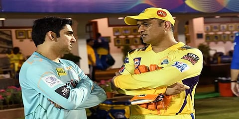 'ஹாய் தோனி... ஹலோ கம்பீர்!' - வைரல் ஆகும் புகைப்படம்
