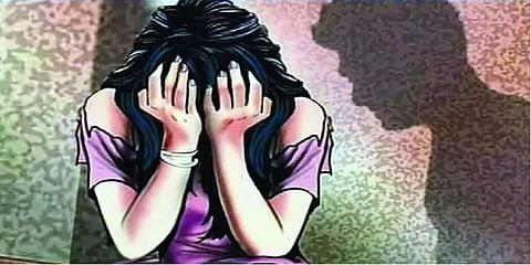 'தீய சக்தியை விரட்டுகிறேன்' - சிறுமிக்கு 6 மாதமாக பாலியல் வன்கொடுமை: நடந்தது என்ன?
