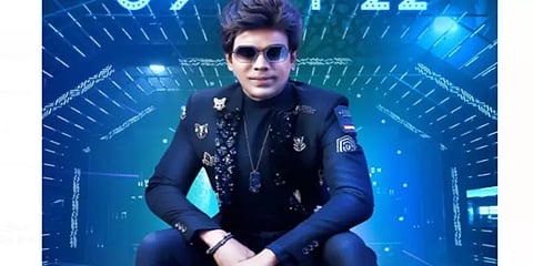 ’எந்திரன்’ கெட்டப்பில் மிரட்டும் சரவணன் : ‘தி லெஜெண்ட்’ பாடல் ரிலீஸ் தேதி அறிவிப்பு