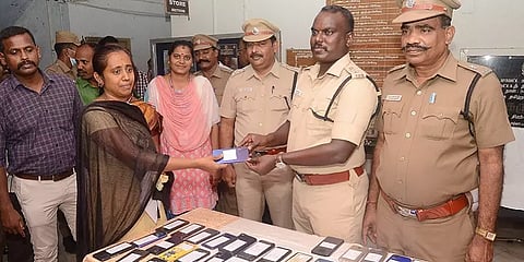 `செல்போனை தவறவிட்டால் இதைமட்டும் செய்யுங்க... போன் சீக்கிரம் கிடைச்சுடும்’- வேலூர் எஸ்.பி.