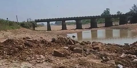 திருடுப்போன 500 டன் பாலம்; சிக்கிய அரசு அதிகாரி - பீகாரில் அதிர்ச்சி