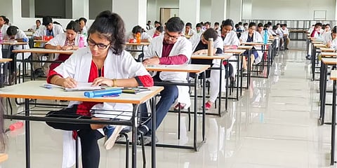 சர்வதேச அளவில் தமிழகத்துக்கு பெருமை சேர்த்த இரண்டு மருத்துவக் கல்லூரிகள்
