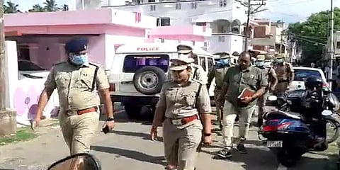 'காதல் திருமணத்துக்கு பணம் இல்லை' மூதாட்டியை கொன்ற சிறுமி - திடுக்கிடும் தகவல்கள்