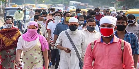 முகக்கவசம், தனி மனித இடைவெளி: டெல்லியில் மறுபடியும் முதலில் இருந்தா?