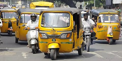 விதிகளை மீறியதாக ஆட்டோக்கள் மீது ஒரே நாளில் 959 வழக்குகள்
