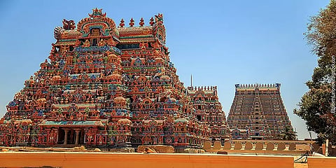 கோவில் ஆக்கிரமிப்புகளை தடுக்காத அதிகாரிகளின் ஊதியத்தை ஏன் பிடிக்கக்கூடாது?: உயர்நீதிமன்றம்