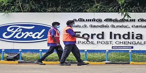 மறைமலை நகர் ஃபோர்டு ஆலையில் ஊழியர்கள் உள்ளிருப்பு போராட்டம்
