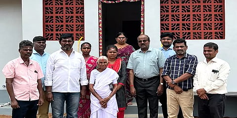 ‘வீடு கட்டிக்கொடுங்க’- இட்லி விற்கும் மூதாட்டியின் கனவை நிறைவேற்றிய ஆனந்த் மஹிந்திரா
