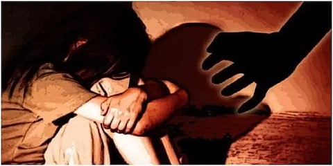 உ.பி.யில் சிறுமியை கடத்தி கூட்டுப் பாலியல் வன்கொடுமை - காவலர் உட்பட இருவர் கைது