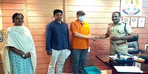 சென்னை: பண மோசடியில் ஈடுபட்ட நண்பர் - துரிதமாக செயல்பட்டு மீட்ட போலீசார்