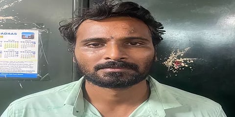 அரசு வேலைக்கான போலி ஆணவங்கள் - ரூ.3 கோடி மோசடி செய்த நபரின் 9 இடங்களில் சோதனை