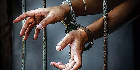 சென்னை: வரதட்சணை கொடுமையால் மனைவி தற்கொலை - கணவருக்கு 10 ஆண்டுகள் சிறை
