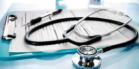 காலியாக விடப்பட்டிருந்த 1,400 மருத்துவ காலியிடங்களை கண்டு உச்சநீதிமன்றம் கடும் அதிருப்தி