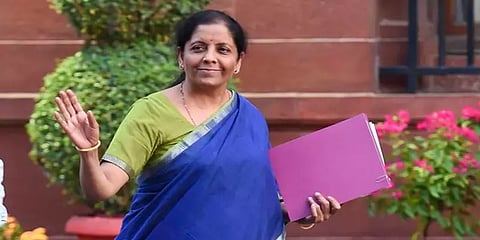 தடுமாறி விழுந்ததை சமாளிக்கவே இந்த வட்டி அதிகரிப்பு! - வாசகர்களின் கமெண்ட்ஸ்