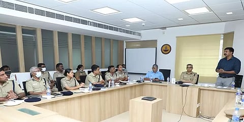 தமிழகத்தில் சாலை பாதுகாப்பை அறிவியல்பூர்வமாக செயல்படுத்துவது எப்படி? - காவல்துறை ஆலோசனை