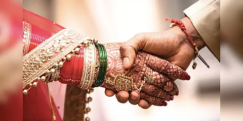 பேண்ட் வாத்திய கட்டணத்தை யார் கொடுக்கறது? திருமணத்தை நிறுத்திய மாப்பிள்ளை