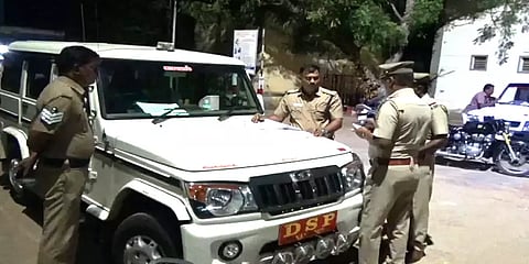 குடும்ப பிரச்னை காரணமாக மாமாவை வெட்டிக்கொன்ற மச்சான்கள்