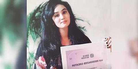 முகநூல் காதலனுடன் தனிக்குடித்தனம் நடத்திய மனைவி! ஆத்திரத்தில் கணவர் செய்த கோரச் செயல்!