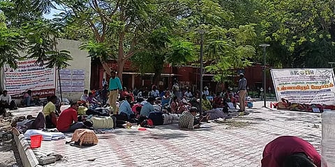 `தற்காலிக ஆசிரியர்களை அரசு பணி நியமனம் கூடாது’- டெட் தேர்ச்சி பெற்றவர்கள் போராட்டம்