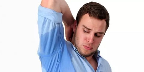 உங்களுக்கு அதிகமாக வியர்க்கிறதா? அப்போ இவற்றை கவனியுங்க...