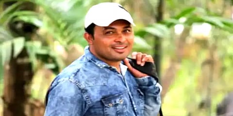 40 பெண்களுக்கு பாலியல் தொல்லை - கர்நாடகாவில் தேடப்படும் பள்ளி ஆசிரியர்!