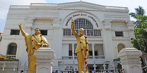 அதிமுக அலுவலகத்தில் காணாமல்போன பொருட்கள் என்னென்ன? தயாராகிறது பட்டியல்