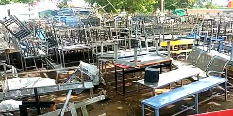 கள்ளக்குறிச்சி: பள்ளியில் இருந்து எடுத்துச்சென்ற பொருட்களை திரும்ப ஒப்படைக்கும் மக்கள்