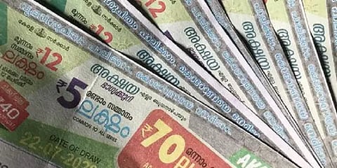 தமிழகத்தில் ஆன்லைன் ஆப் மூலம் கொடிகட்டி பறக்கும் கேரளா லாட்டரி - கள ஆய்வில் பகீர் தகவல்கள்
