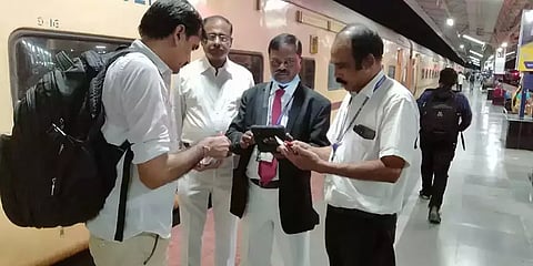`இனி போலிகளுக்கு இங்க இடமில்ல’- டிக்கெட் செக்கர்கள் மூலம் செக் வைக்கும் தெற்கு ரயில்வே