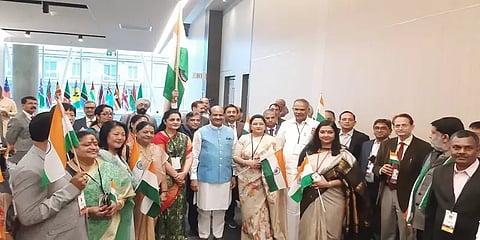 இந்திய தேசியக் கொடியில் ‘மேட் இன் சீனா’ வாசகம்.. காமன்வெல்த் சபாநாயகர் மாநாட்டில் சர்ச்சை!