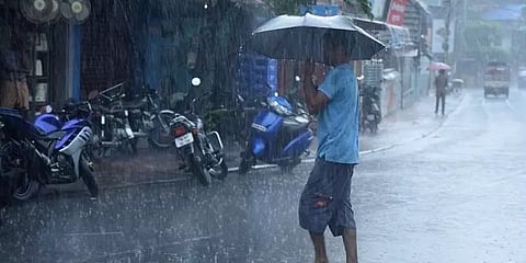 சென்னையில் பல்வேறு இடங்களில் மழை - பல்வேறு ஊர்களில் பயிர்கள் மூழ்கியதால் விவசாயிகள் கவலை
