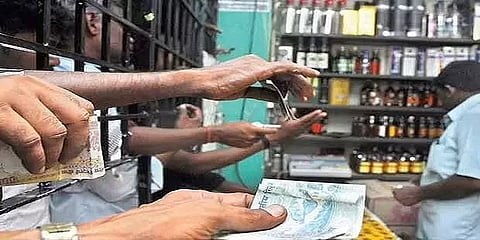 ’ஹெல்லோ பிரபா ஒயின்சாப் ஓனருங்களா’-வடிவேலு பாணியில் டாஸ்மாக்கில் திருடியவர்கள் கைது