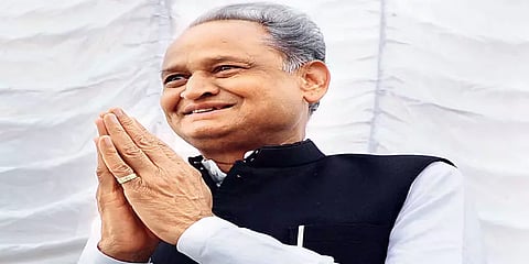 காங்கிரஸ் தலைவர் பதவிக்கு அசோக் கெலாட் போட்டி! - அதிகாரப்பூர்வ அறிவிப்பு