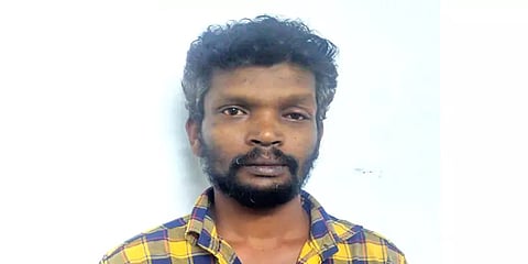 மது குடித்துக் கொண்டே அழுத குழந்தைக்கு சூடுவைத்த கொடூரம் - தாய் வளர்ப்பு தந்தை கைது