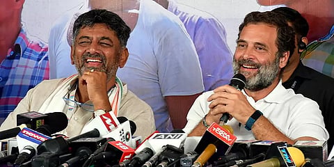 காங்கிரஸ் தலைவர் போட்டியிலிருந்து விலகினாரா சசிதரூர்? ராகுல் காந்தி கொடுத்த விளக்கம்!