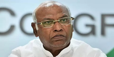 தொடர்ந்து முன்னிலை - காங்கிரஸ் தலைவராகிறார் மல்லிகார்ஜுனா கார்கே?
