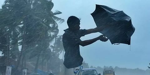 தமிழகத்தில் 30 மாவட்டங்களில் 3 மணிநேரத்துக்கு மழை - வானிலை மையம் அறிவிப்பு