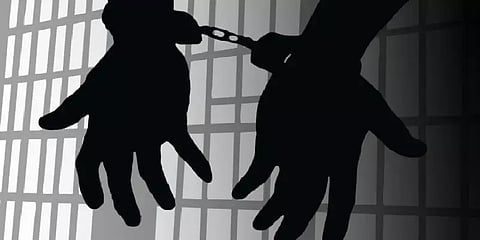 காதலியை கொன்று 35 துண்டுகளாக வெட்டி வீசிய காதலன்: டெல்லியில் நடந்த கொடூரத்தின் பின்னணி!