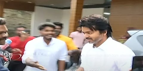 இயக்க நிர்வாகிகளுடன் நடிகர் விஜய் திடீர் சந்திப்பு -  கரகோஷத்தால் அதிர்ந்த பனையூர்
