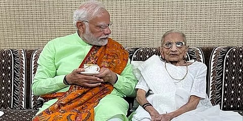 பிரதமர் மோடியின் தாயார் மருத்துவமனையில் அனுமதி - விரைவில் குணமடைய ராகுல்காந்தி வாழ்த்து