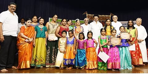 'முத்தமிழ் வளர்க்கும் ஆட்சியாக திமுக ஆட்சி செயல்படுகிறது' - முதல்வர் மு.க.ஸ்டாலின் பேச்சு 