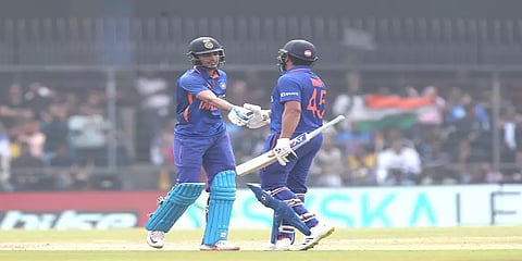 விமர்சனங்களுக்கு முற்றுப்புள்ளி.. 3 வருடங்களுக்கு பின் சதம் விளாசிய ரோகித் சர்மா!