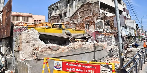 `அண்ணா சாலை விபத்தில் பலியான பெண் குடும்பத்துக்கு ரூ.1 கோடி கொடுங்க’- எம்எல்ஏ கோரிக்கை