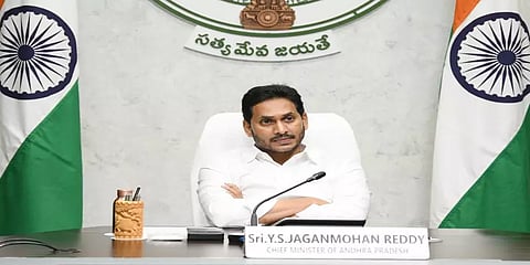 ஆந்திர முதல்வர் ஜெகன் மோகன் ரெட்டி குறித்து அவதூறு பேச்சு -  காவலர் கைது